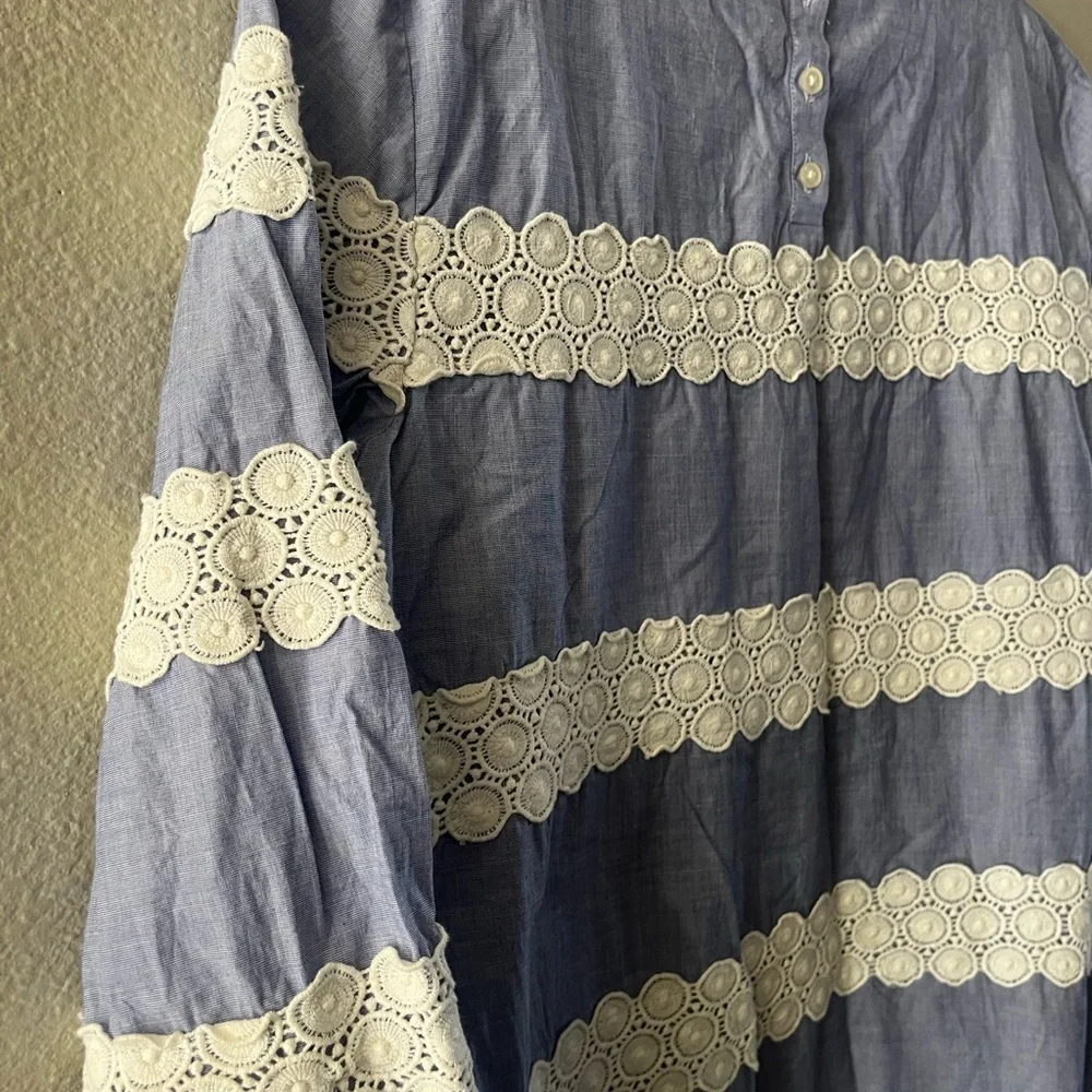 Banana Republic SZ Medium Lace Stripe Blouse Top Blue Chambray 3/4 Sleeve - Picture 12 of 16